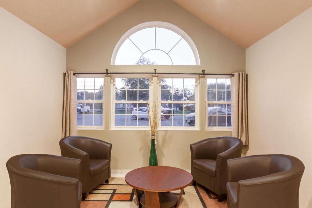 Super 8 By Wyndham Schenectady - Albany Area Hotel Екстериор снимка