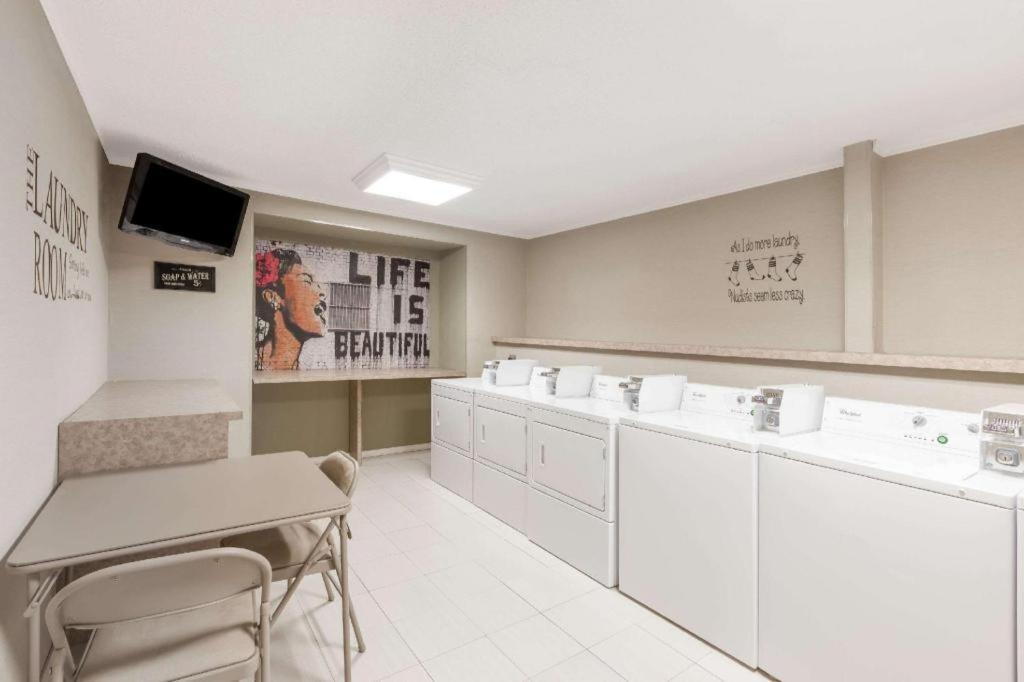 Super 8 By Wyndham Schenectady - Albany Area Hotel Екстериор снимка