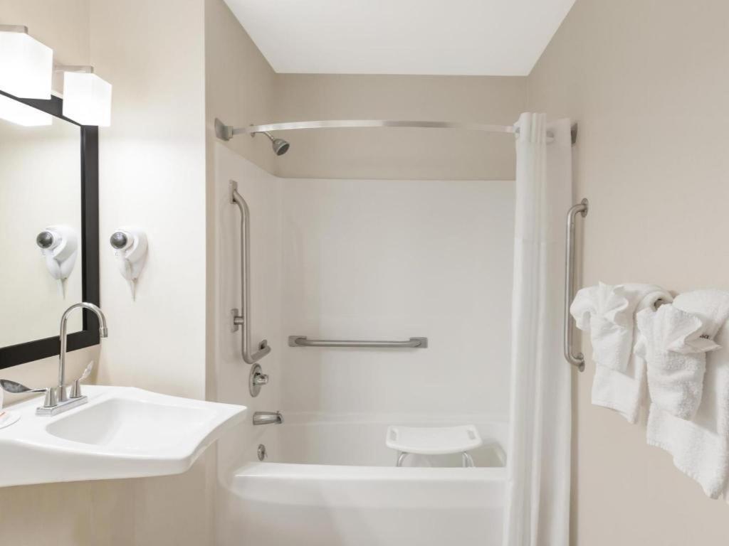Super 8 By Wyndham Schenectady - Albany Area Hotel Екстериор снимка